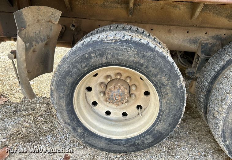 image for item NR9479 1984 Freightliner FLC  dump truck