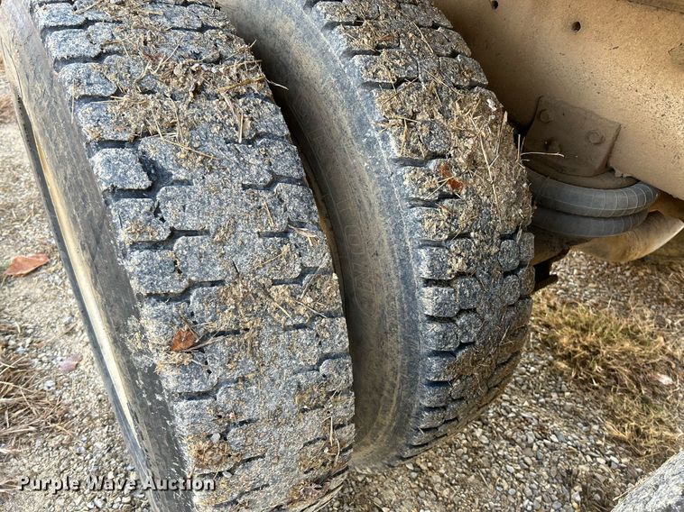 image for item NR9479 1984 Freightliner FLC  dump truck