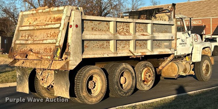 image for item NR9489 1979 Ford 9000  dump truck
