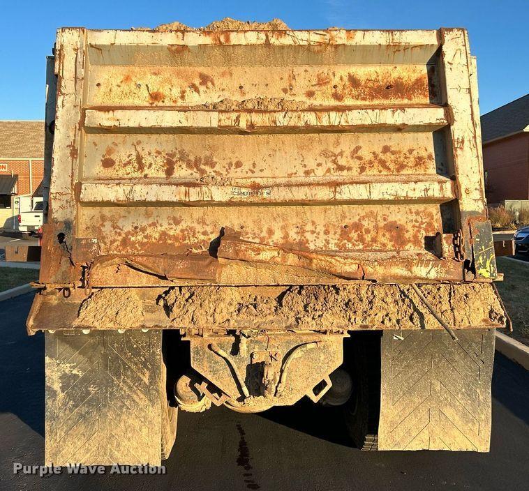 image for item NR9489 1979 Ford 9000  dump truck
