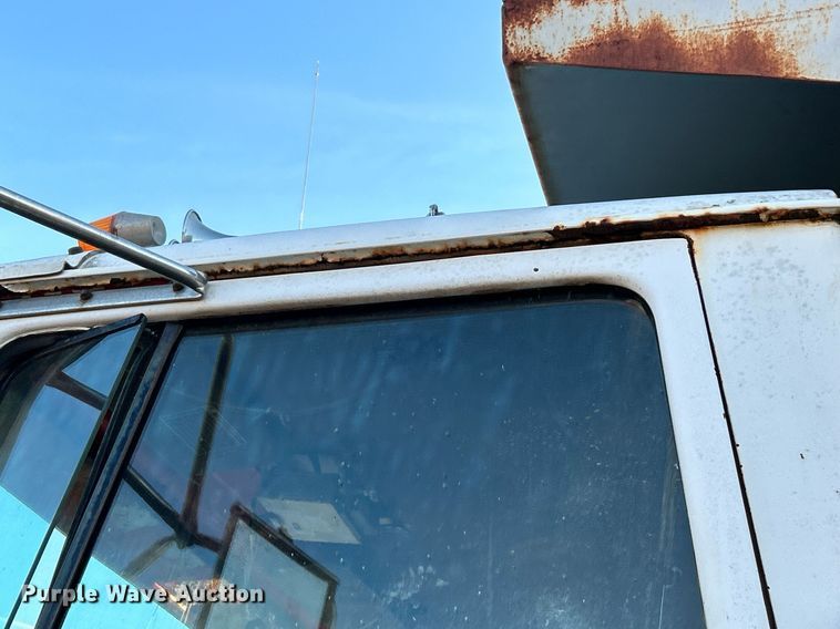 image for item NR9489 1979 Ford 9000  dump truck