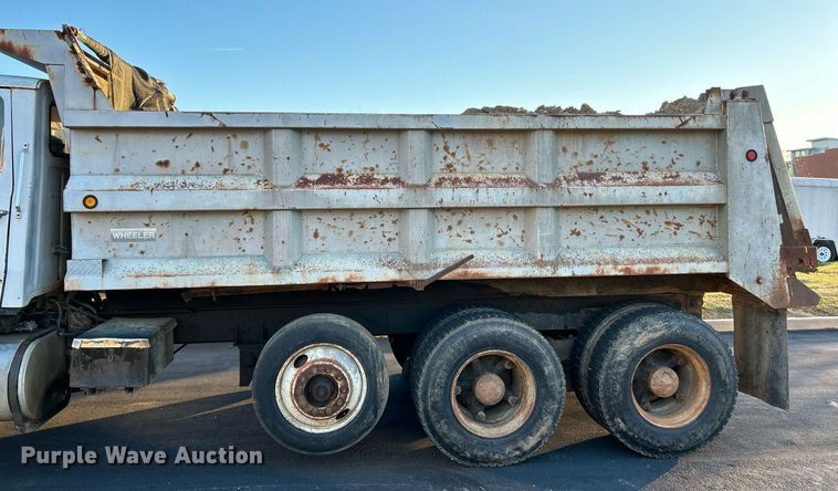 image for item NR9489 1979 Ford 9000  dump truck