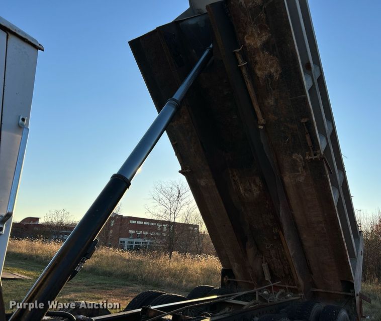 image for item NR9489 1979 Ford 9000  dump truck