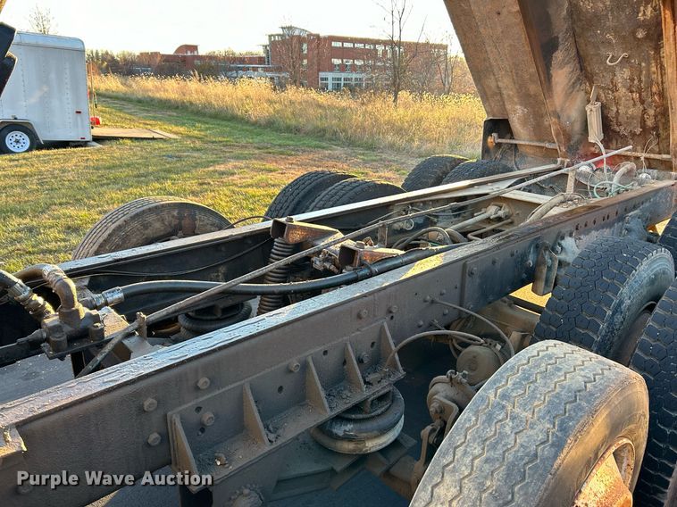 image for item NR9489 1979 Ford 9000  dump truck