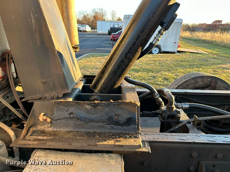 image for item NR9489 1979 Ford 9000  dump truck