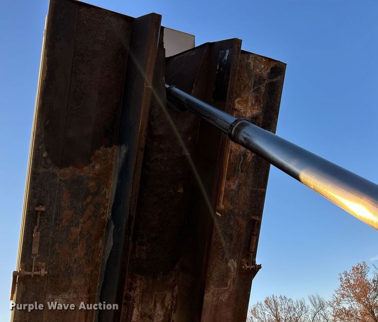 image for item NR9489 1979 Ford 9000  dump truck