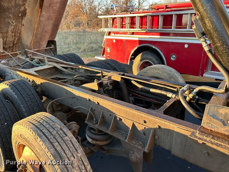 image for item NR9489 1979 Ford 9000  dump truck