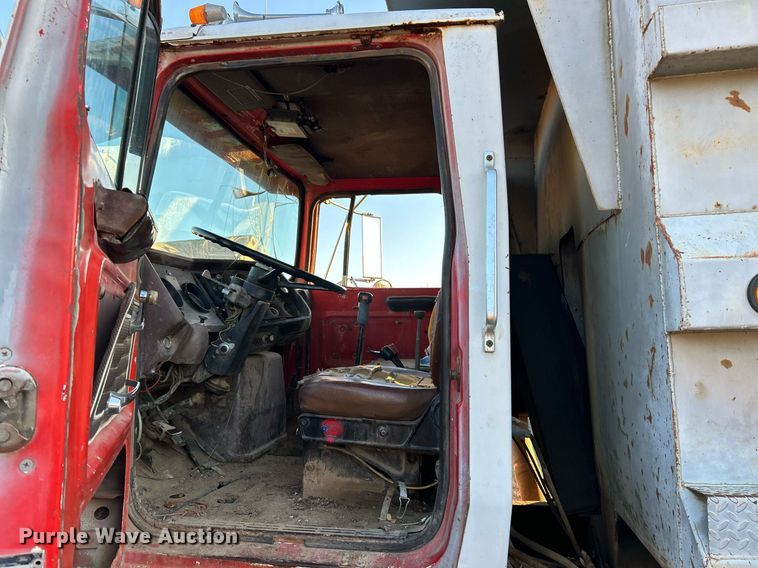 image for item NR9489 1979 Ford 9000  dump truck