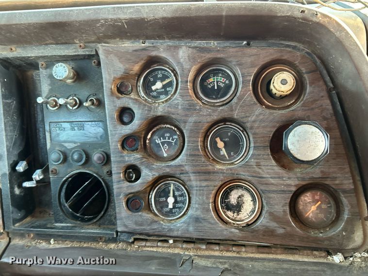 image for item NR9489 1979 Ford 9000  dump truck