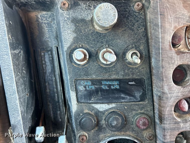 image for item NR9489 1979 Ford 9000  dump truck