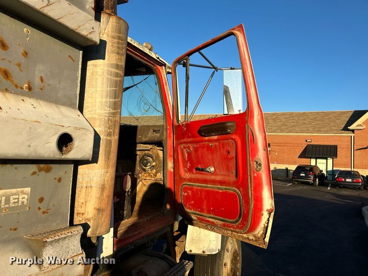 image for item NR9489 1979 Ford 9000  dump truck