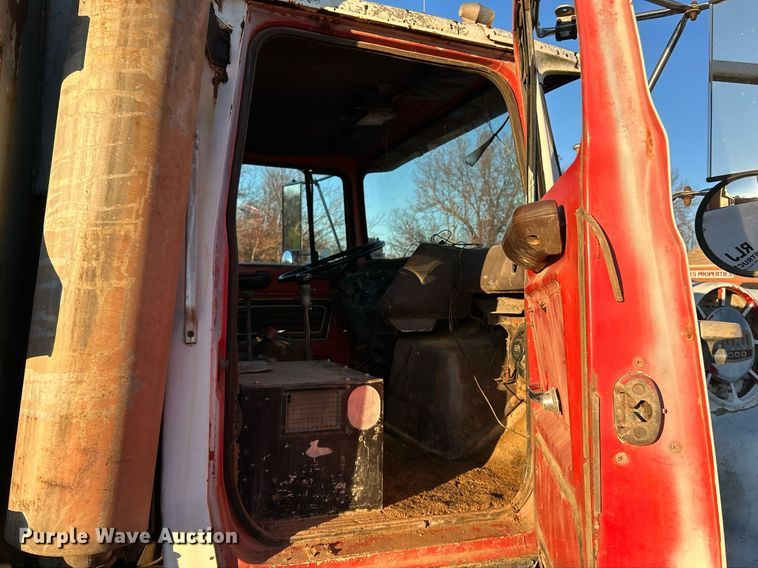 image for item NR9489 1979 Ford 9000  dump truck