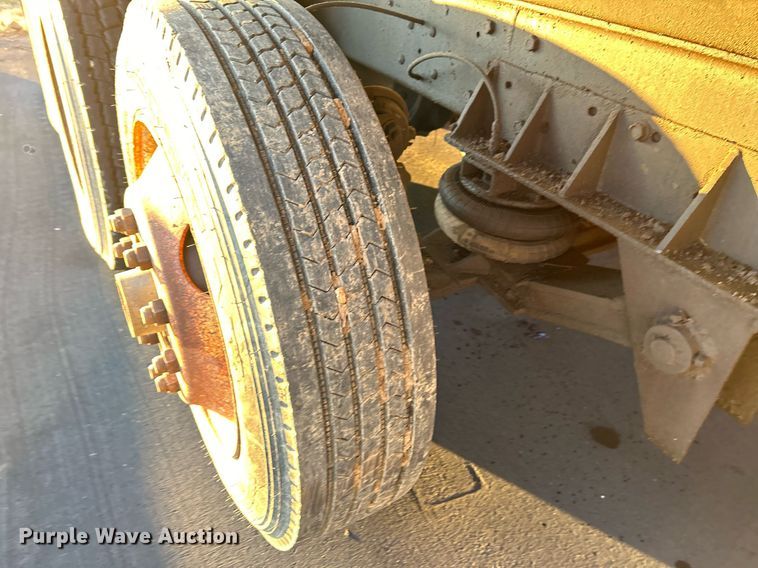 image for item NR9489 1979 Ford 9000  dump truck