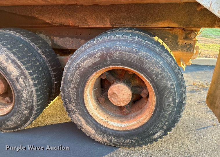 image for item NR9489 1979 Ford 9000  dump truck