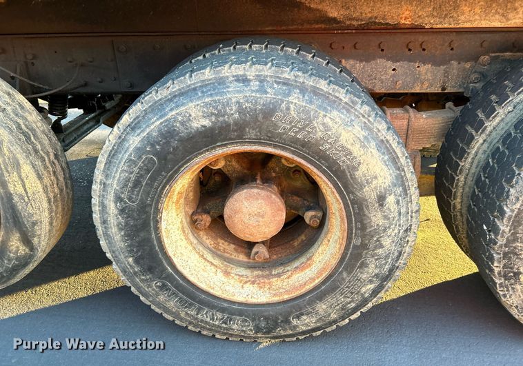 image for item NR9489 1979 Ford 9000  dump truck