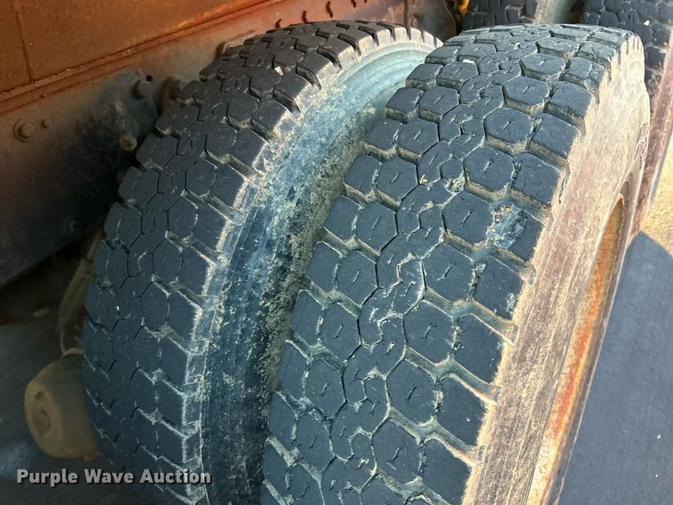 image for item NR9489 1979 Ford 9000  dump truck