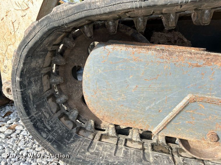 image for item NR9503 2012 Takeuchi TL240  tracked skid steer loader