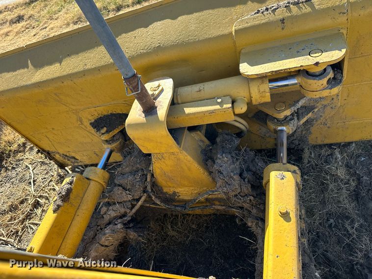 image for item NS9025 1996 Caterpillar D5C Series III  dozer