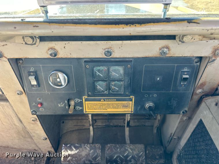 image for item NS9025 1996 Caterpillar D5C Series III  dozer