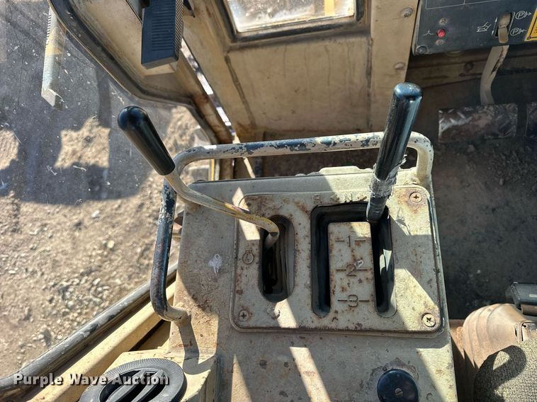 image for item NS9025 1996 Caterpillar D5C Series III  dozer