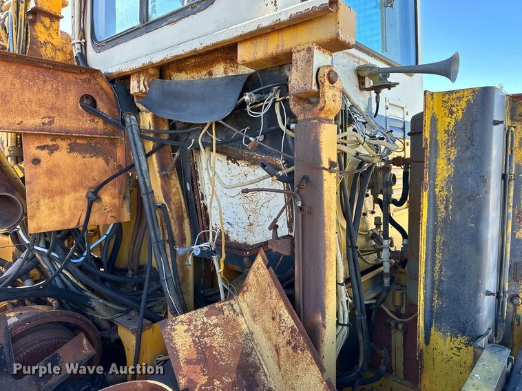 image for item NS9027 International 444  elevating scraper