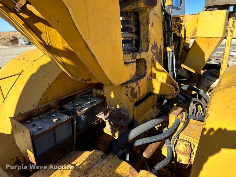 image for item NS9027 International 444  elevating scraper