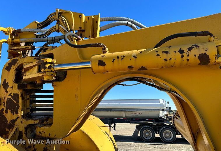 image for item NS9027 International 444  elevating scraper