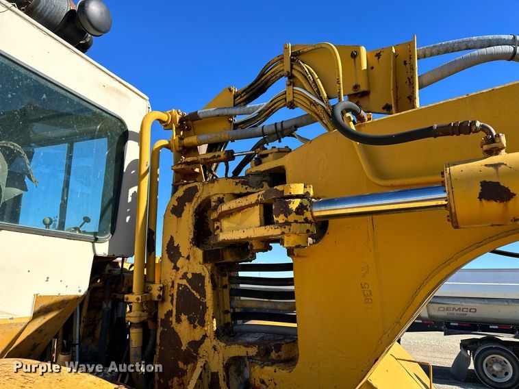 image for item NS9027 International 444  elevating scraper