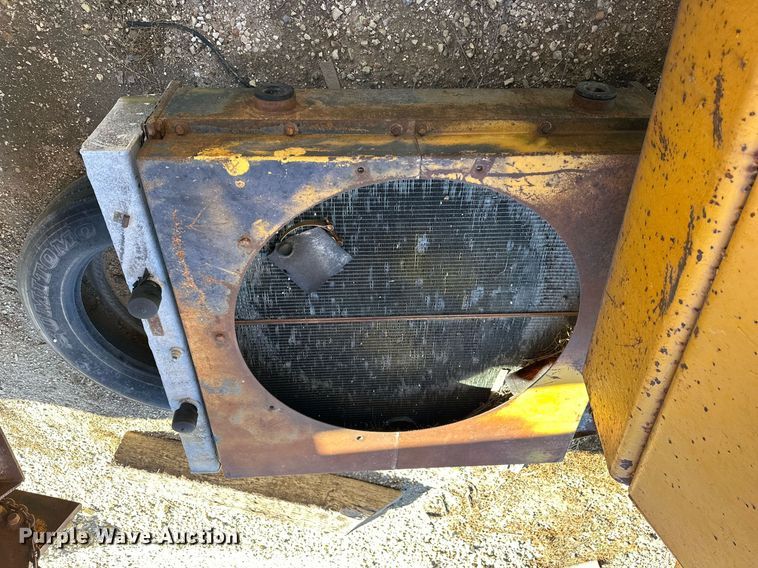 image for item NS9027 International 444  elevating scraper