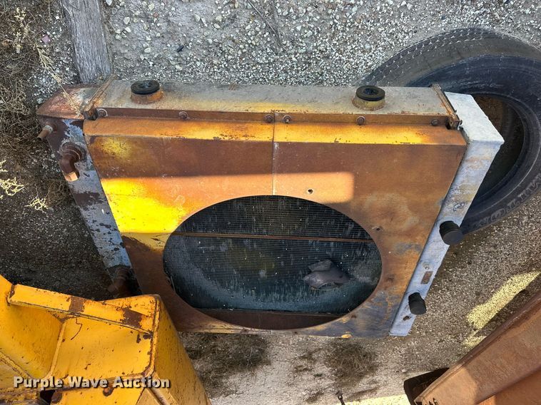 image for item NS9027 International 444  elevating scraper