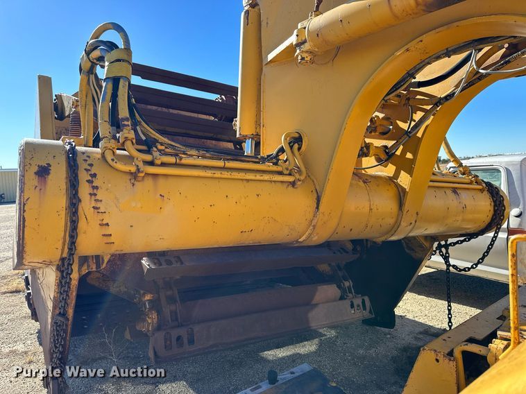 image for item NS9027 International 444  elevating scraper