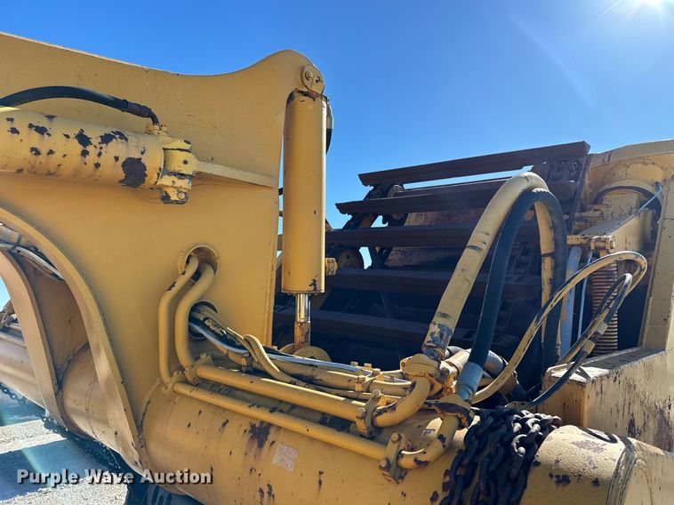 image for item NS9027 International 444  elevating scraper