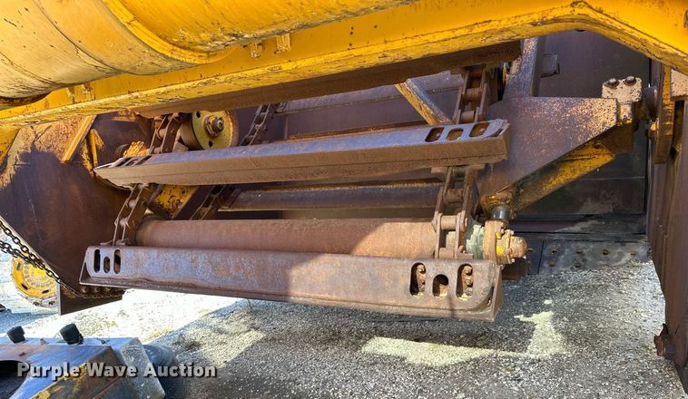 image for item NS9027 International 444  elevating scraper