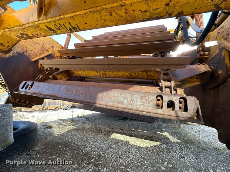 image for item NS9027 International 444  elevating scraper