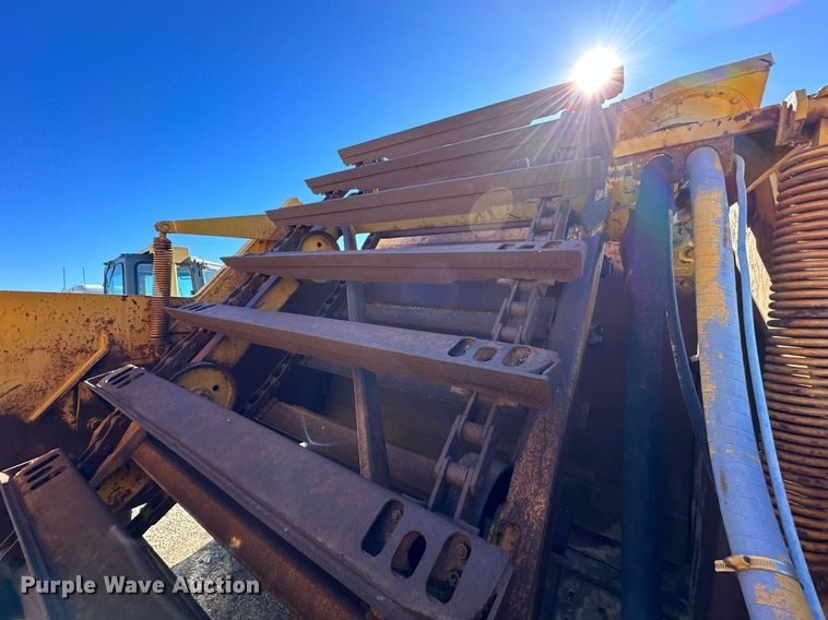 image for item NS9027 International 444  elevating scraper