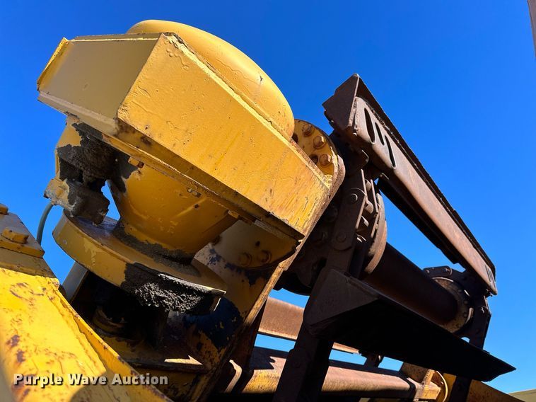 image for item NS9027 International 444  elevating scraper