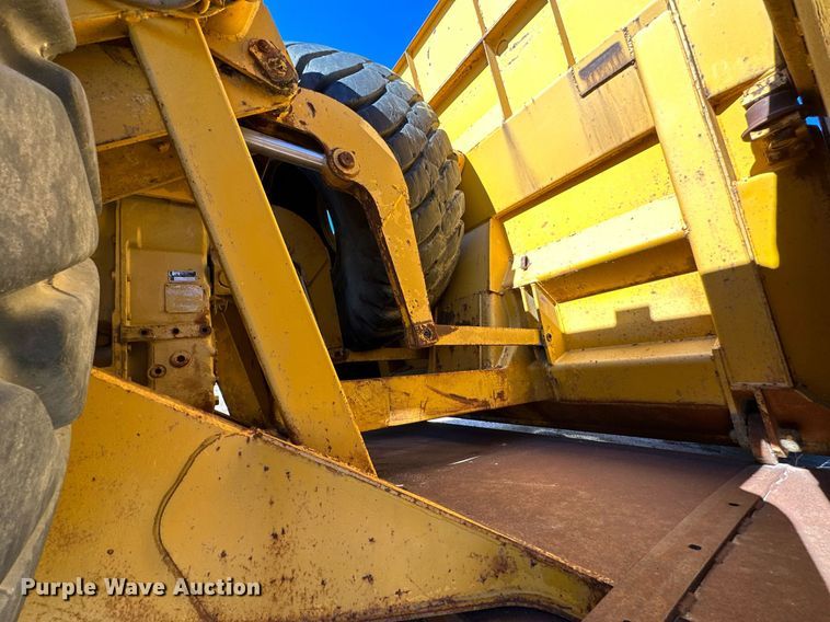 image for item NS9027 International 444  elevating scraper