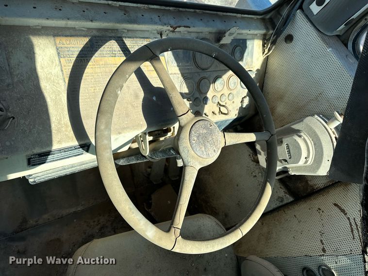 image for item NS9027 International 444  elevating scraper