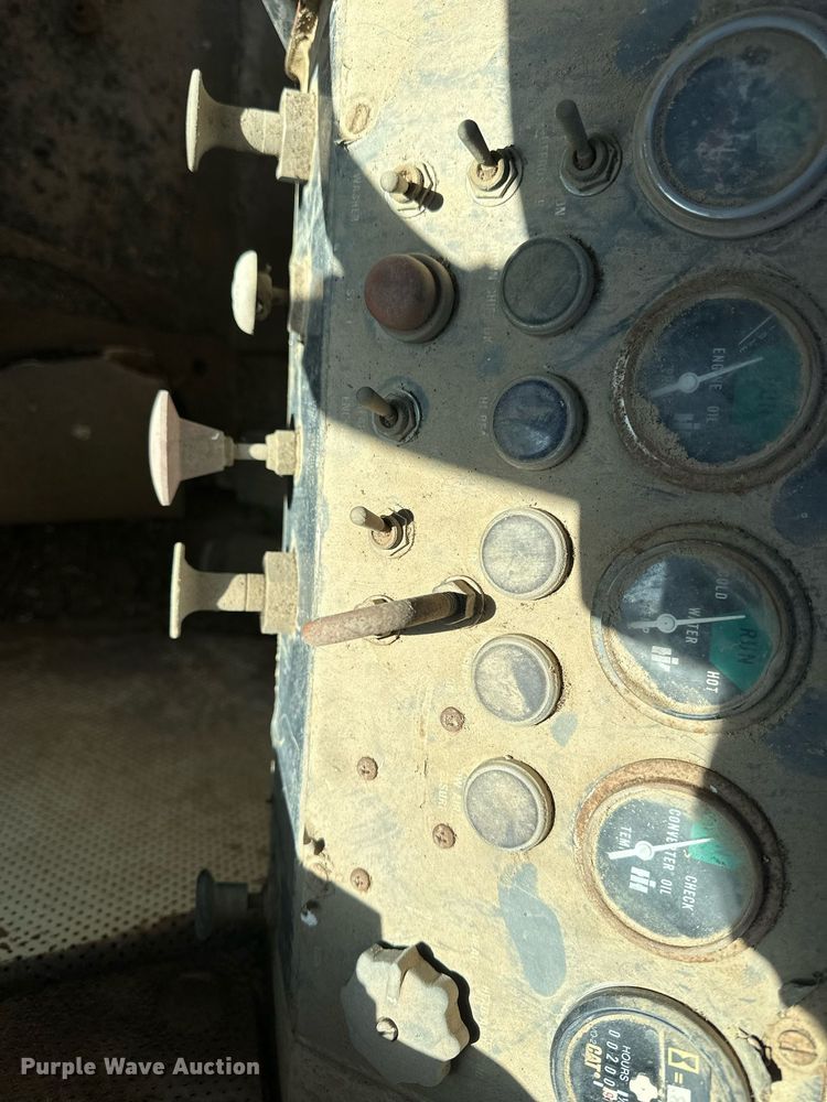 image for item NS9027 International 444  elevating scraper