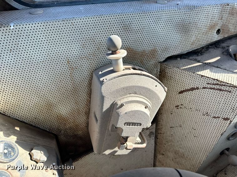 image for item NS9027 International 444  elevating scraper