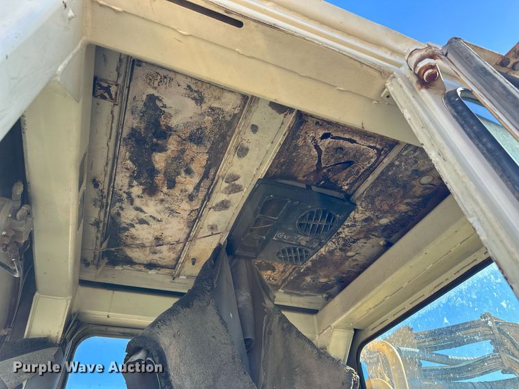 image for item NS9027 International 444  elevating scraper