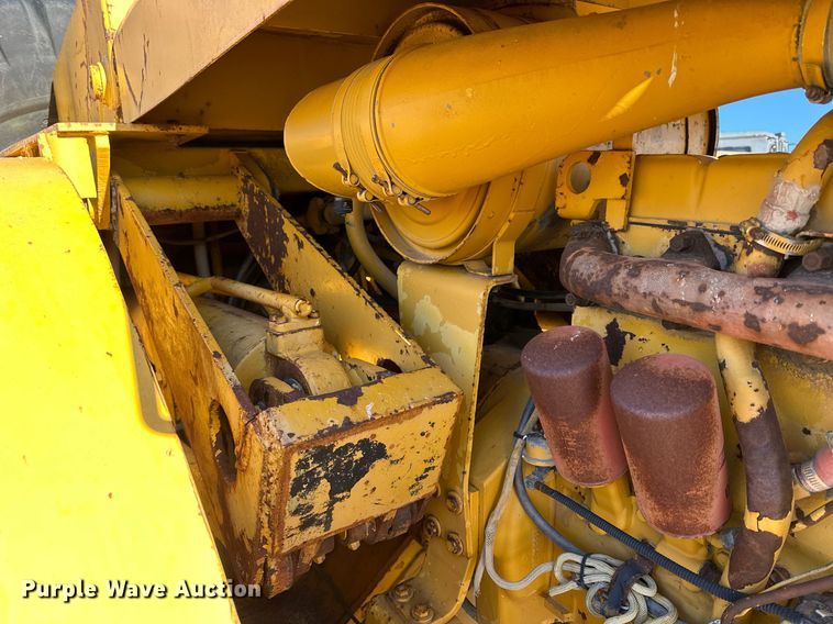 image for item NS9027 International 444  elevating scraper