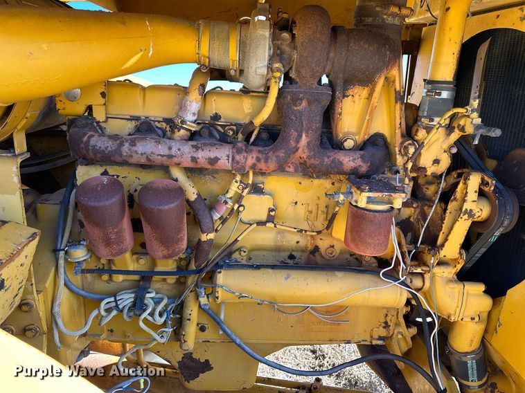 image for item NS9027 International 444  elevating scraper