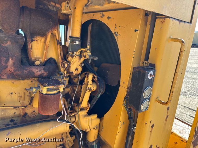 image for item NS9027 International 444  elevating scraper