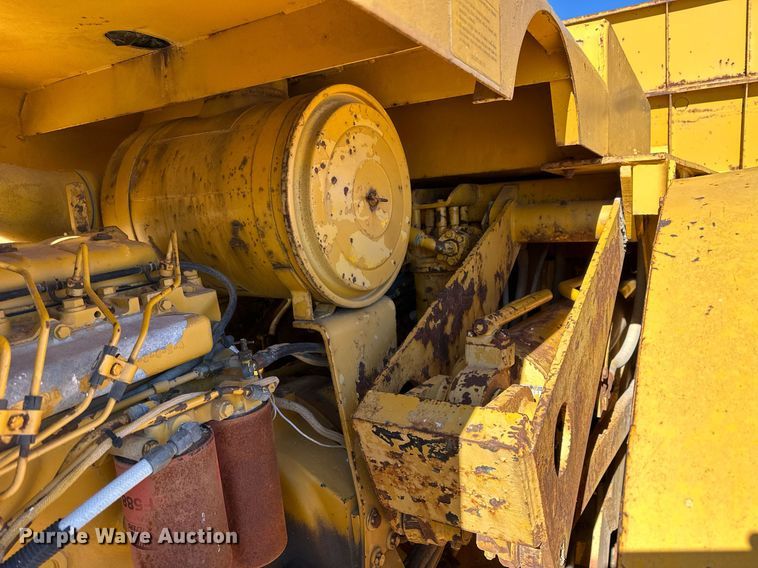 image for item NS9027 International 444  elevating scraper