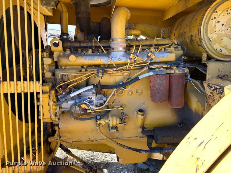 image for item NS9027 International 444  elevating scraper