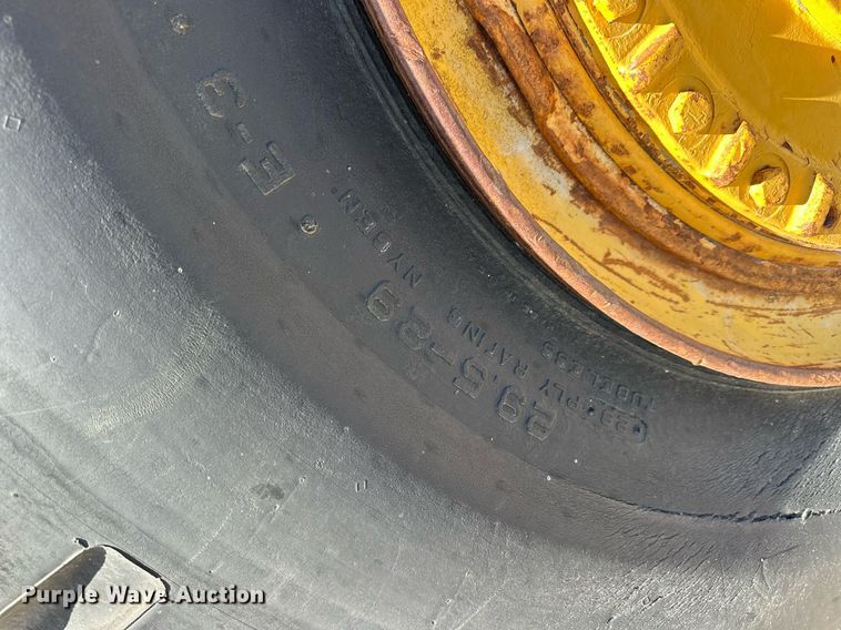 image for item NS9027 International 444  elevating scraper