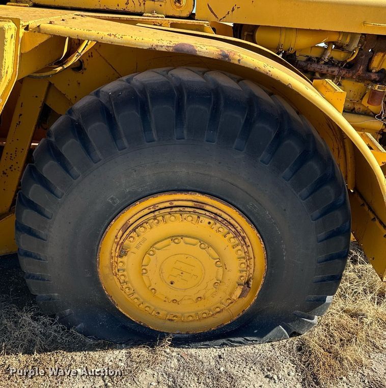 image for item NS9027 International 444  elevating scraper