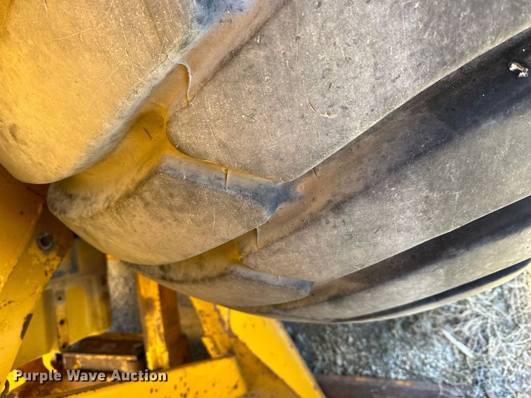 image for item NS9027 International 444  elevating scraper