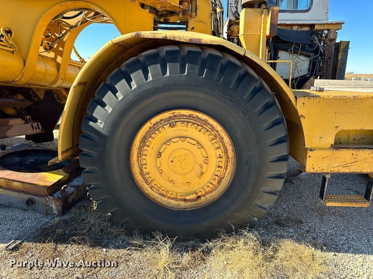 image for item NS9027 International 444  elevating scraper